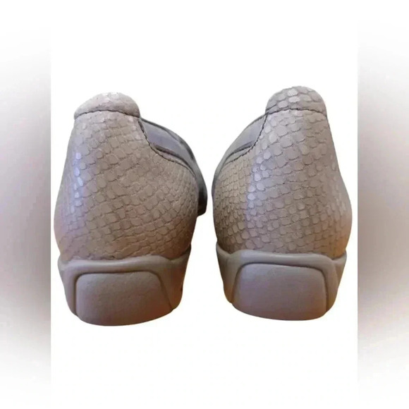 Classicwalker EUC  Leather Loafer Gray Reptile Pattern Size 36 - Picture 4 of 6